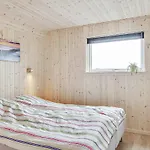 Ferienhaus Lovely In With Kitchen *